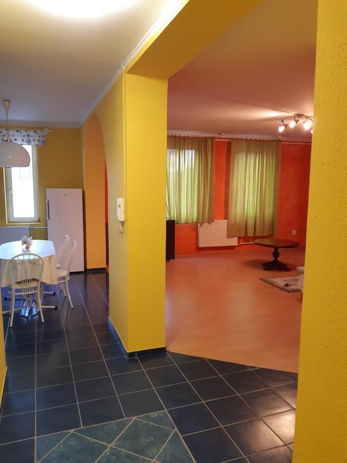 Gabor Pal 1 Apartman 1 Szoba Aparthotel Dunafoldvar Luaran gambar