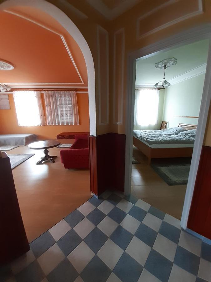 Gabor Pal 1 Apartman 1 Szoba Aparthotel Dunafoldvar Luaran gambar