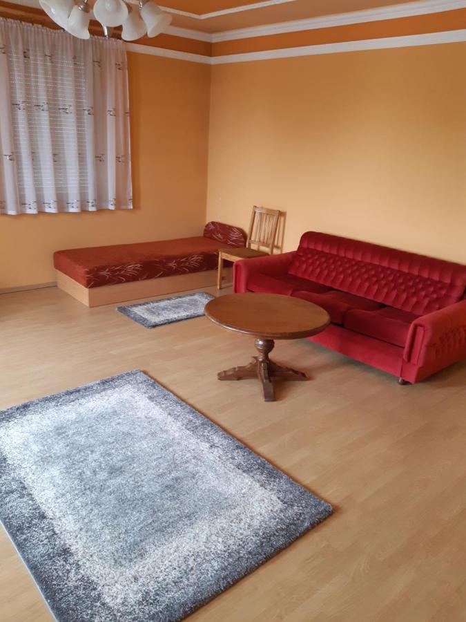 Gabor Pal 1 Apartman 1 Szoba Aparthotel Dunafoldvar Luaran gambar